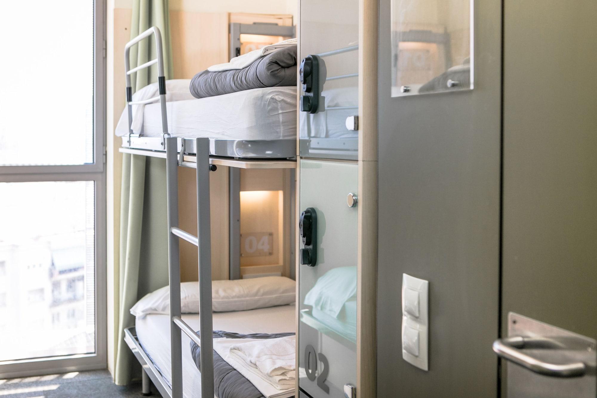 Urbany Hostel Barcelona Bagian luar foto