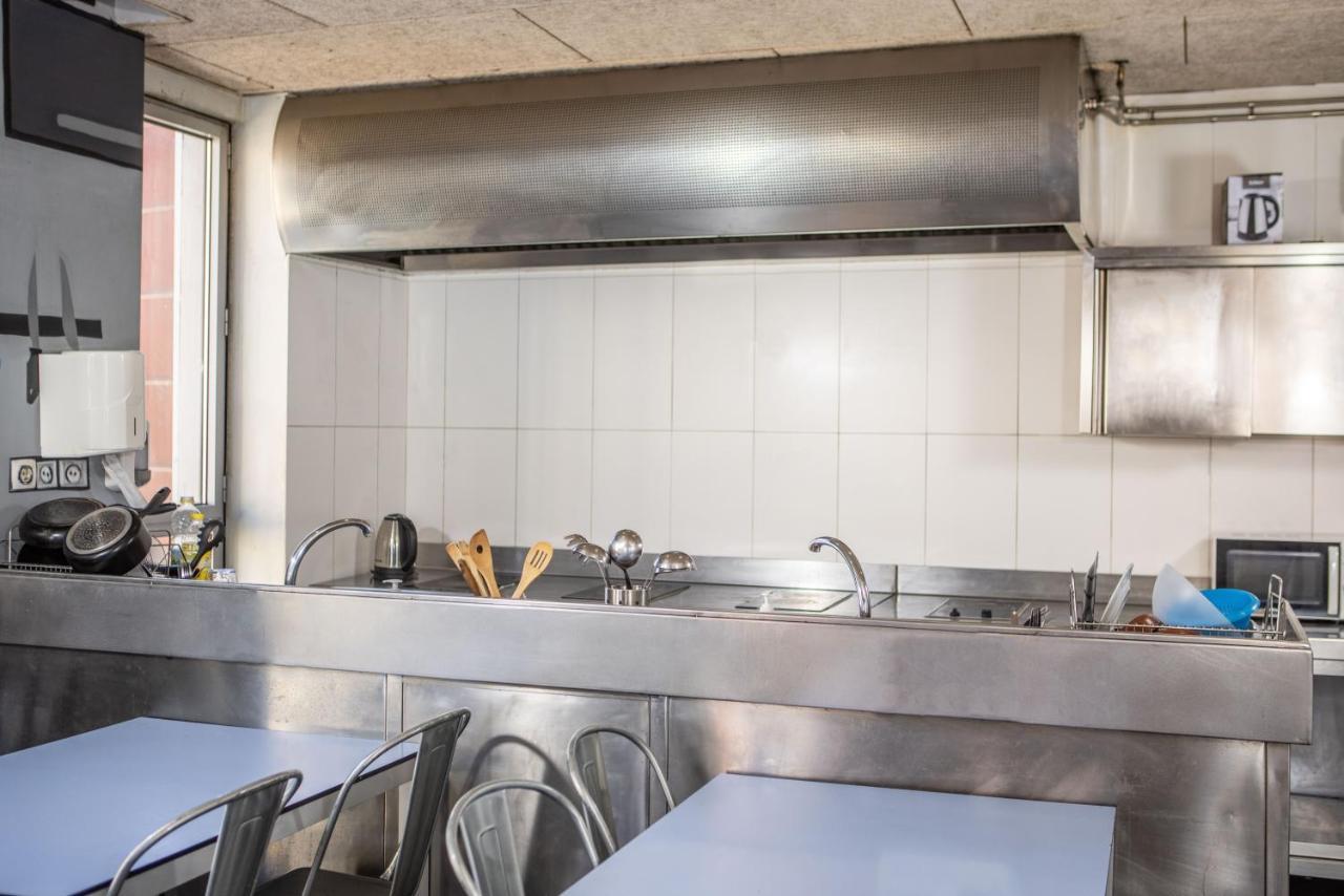 Urbany Hostel Barcelona Bagian luar foto