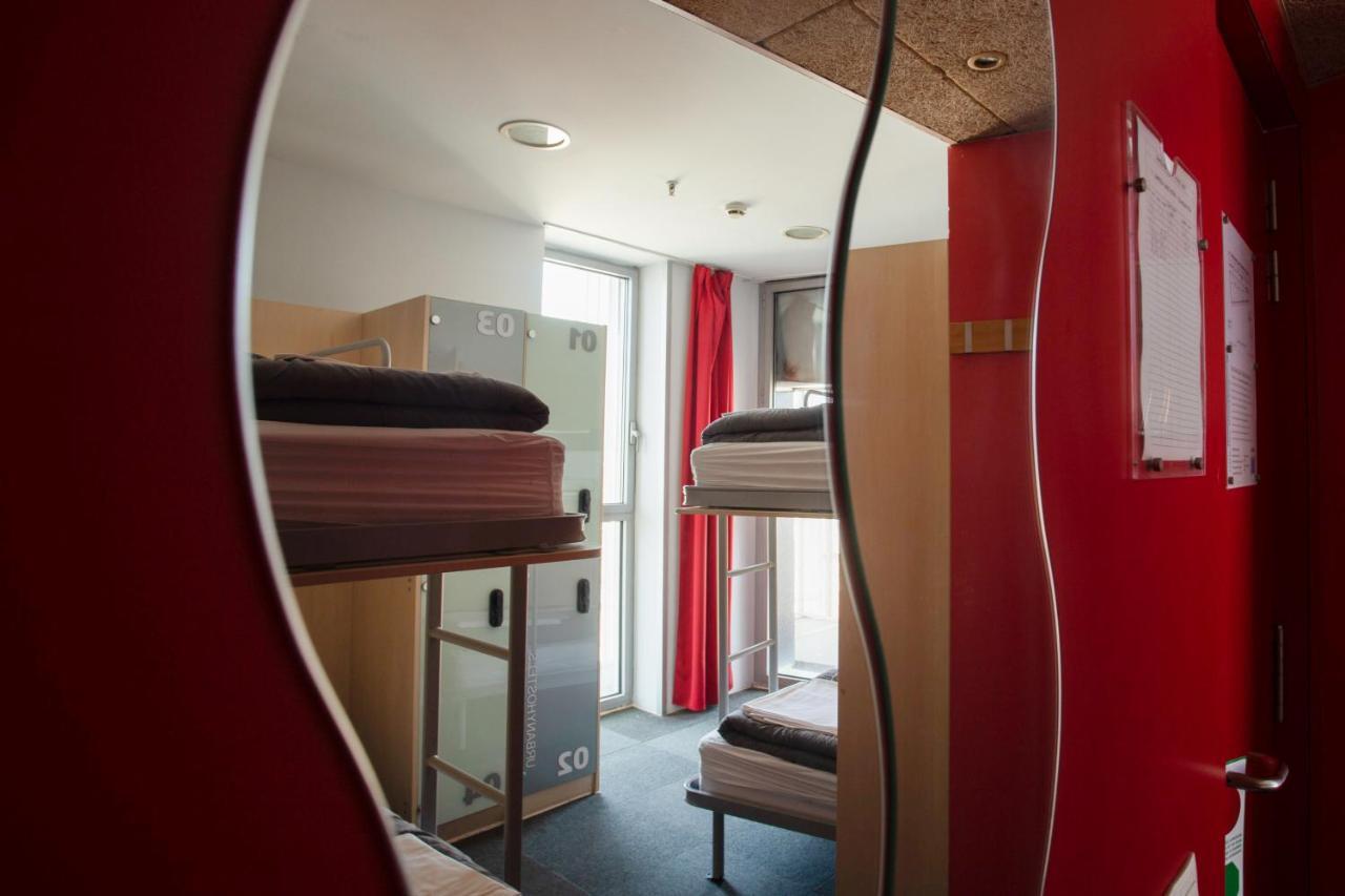 Urbany Hostel Barcelona Bagian luar foto