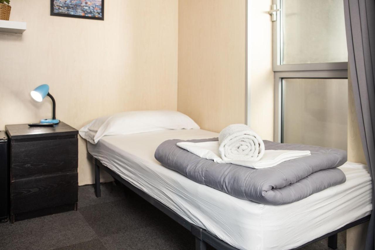 Urbany Hostel Barcelona Bagian luar foto