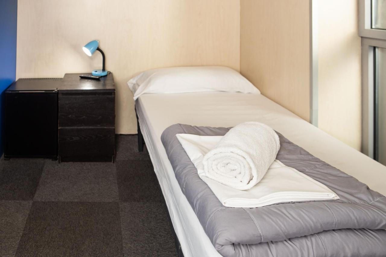 Urbany Hostel Barcelona Bagian luar foto