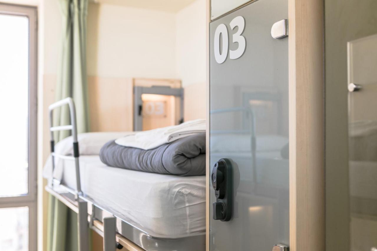 Urbany Hostel Barcelona Bagian luar foto