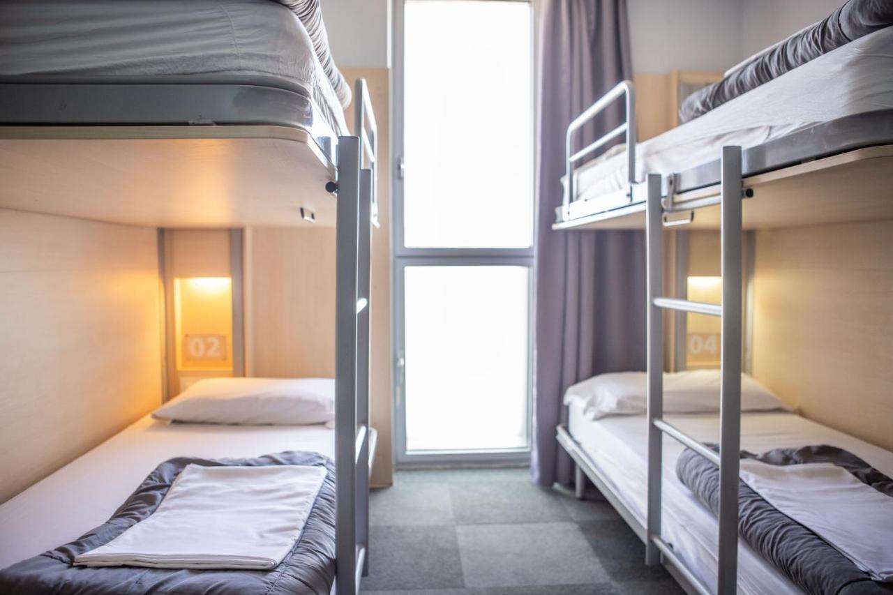Urbany Hostel Barcelona Bagian luar foto