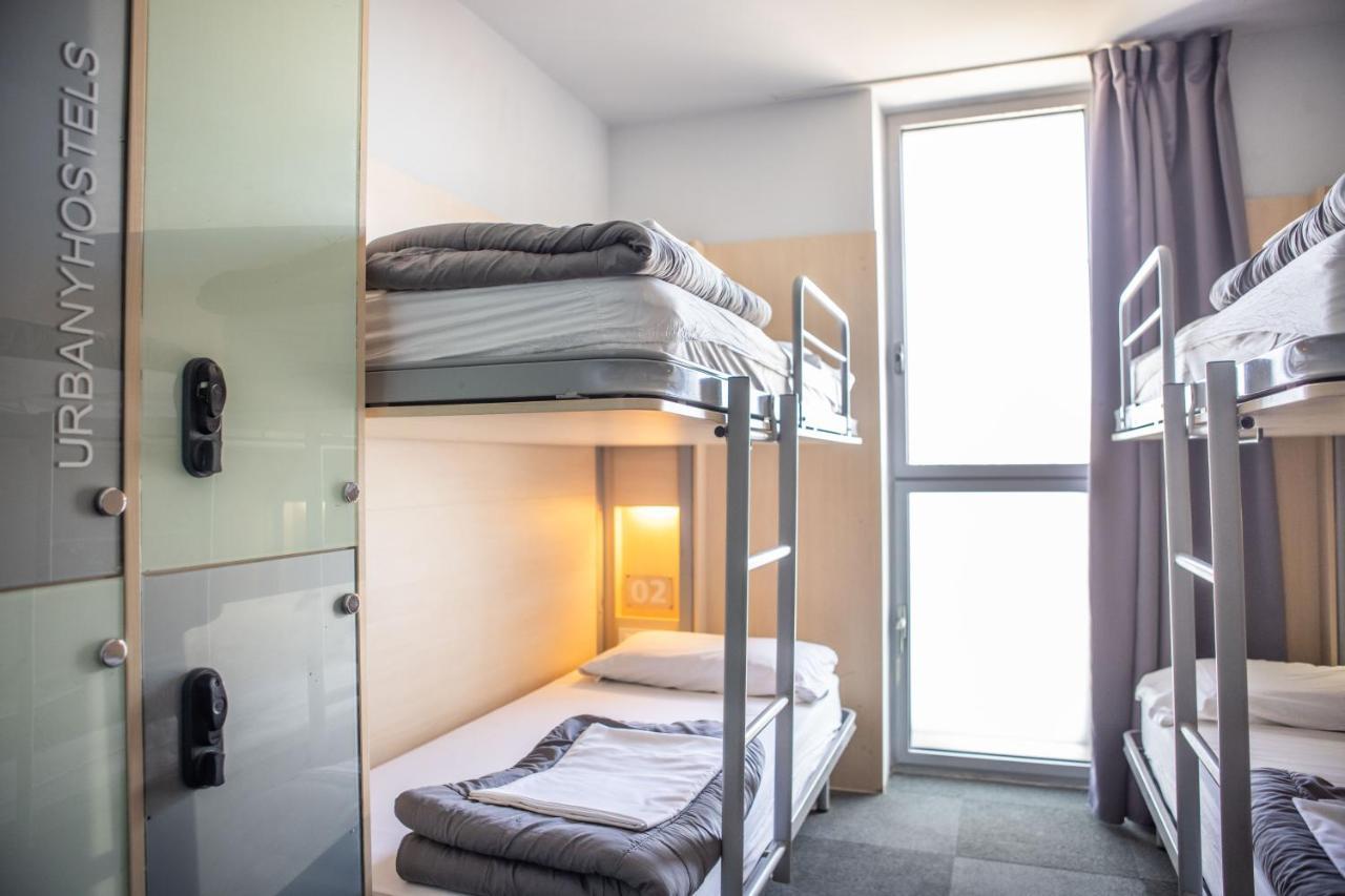 Urbany Hostel Barcelona Bagian luar foto