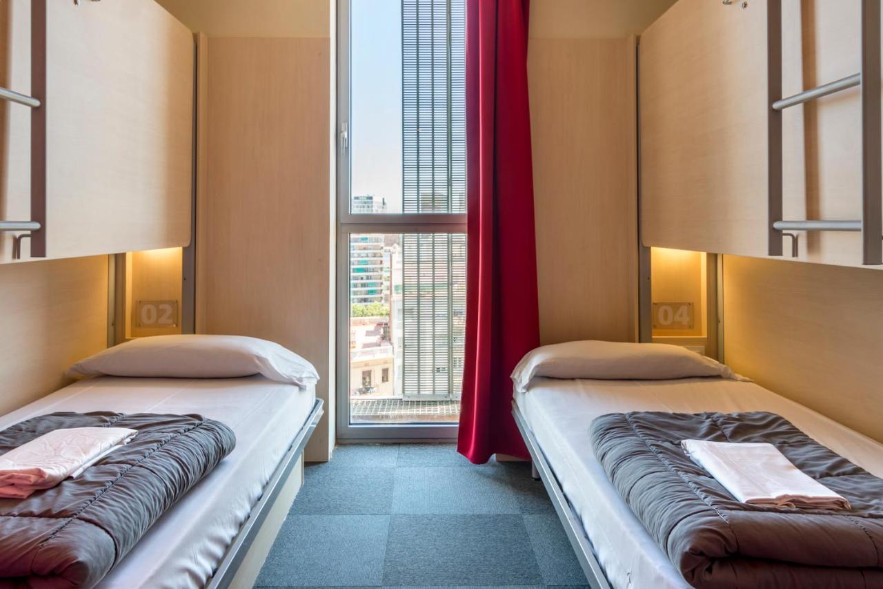 Urbany Hostel Barcelona Bagian luar foto