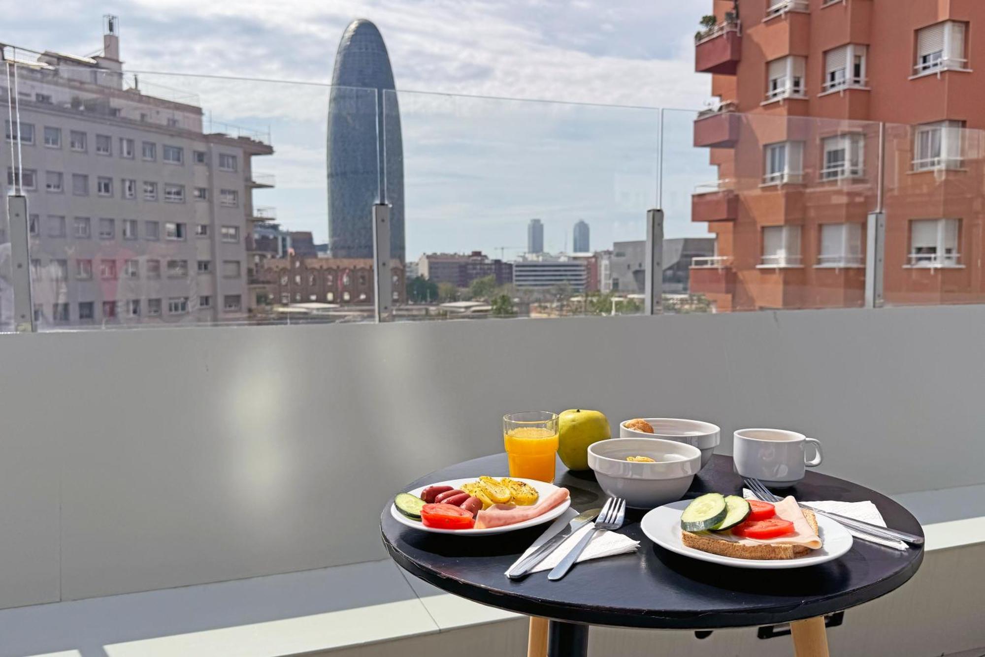 Urbany Hostel Barcelona Bagian luar foto
